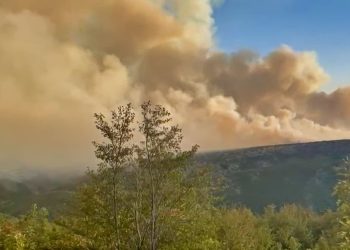 NIJE DOBRO Jako se proširio požar na Dinari, jedan dio se kreće prema Polači