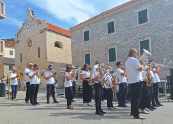 Na dobro vam došla bolska fjera! Evo kako na Braču slave Dan Općine Bol i Dan pobjede