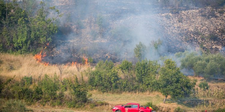 Na vjenčanju ispalio raketu: Izazvao požar