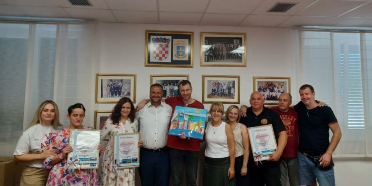 Načelnik Podstrane: Prihod od Škorinog koncerta dali smo Centru Juraj Bonači