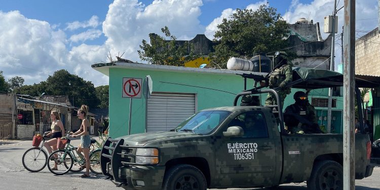 Narkokarteli koji su koristili dronove za bacanje bombi ubili su vojnike meksičke vojske: izvješće