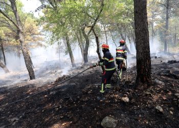 Nastavlja se sanacija velikih požara u Dalmaciji: U Splitu eksplodirao bojler, ljudi su evakuirani