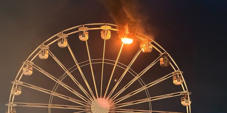 Nevjerojatan užas snimljen na videu dok se panoramski kotač zapalio tijekom glazbenog festivala