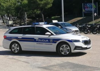 Nijemac na Čiovu napao dvije žene, jednu teško ozlijedio