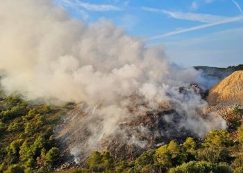 Nitko ne gasi i neću vam reći zašto, ajte bok!
