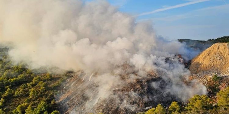 Nitko ne gasi i neću vam reći zašto, ajte bok!
