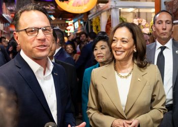 Nova anketa otkriva koliko dobro glasači poznaju kandidate s Harrisova užeg izbora