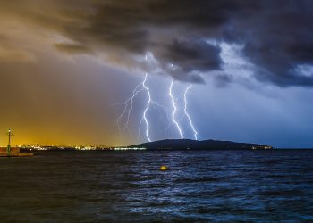 Novi vremenski kaos u Hrvatskoj: Upaljen narančasti alarm, spominju se olujni udari i grmljavina