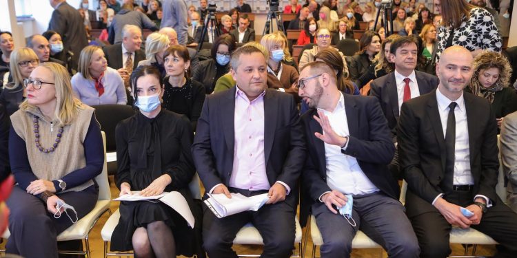 OPISANE PROGRAMSKE MJERE Tomašević: ‘Grad nema veze sa zaštićenim najmoprimcima’; Bačić: ‘Zagreb im mora osigurati stanove’ | NACIONAL.HR