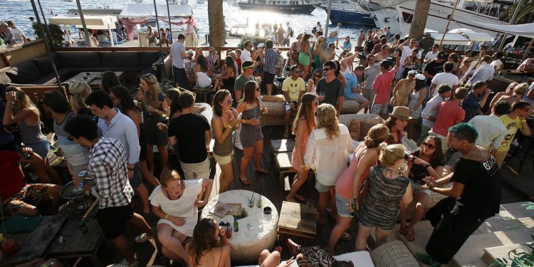 Oglasili su se iz hvarskog Carpe Diema: ‘Doživjeli smo neviđenu hajku posljednjih dana’