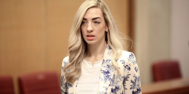 Ova mlada i obrazovana SDP-ovka slovi za najzgodniju zastupnicu: Mnogi je nisu snimili
