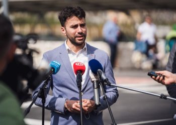 Ovo traje doslovno od jutra. Piplica odgovorio Ivoševiću, tko je idući na ‘Facebook potezu’?