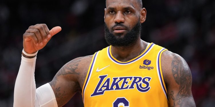 POSTOJI ‘KVAKA’ LeBron James optužen da ‘spava s majkom novog suigrača’: O svemu se oglasila i ‘žrtva’ | NACIONAL.HR