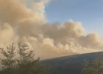 POŽAR U KNINU Obitelj se jučer samoevakuirala zbog dima, evo kakva je sada situacija