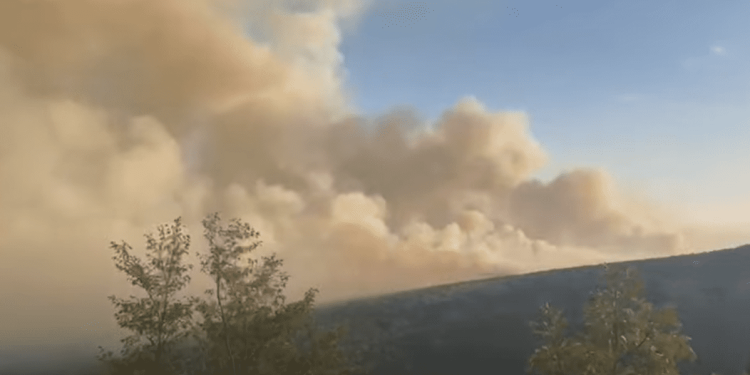 POŽAR U KNINU Obitelj se jučer samoevakuirala zbog dima, evo kakva je sada situacija