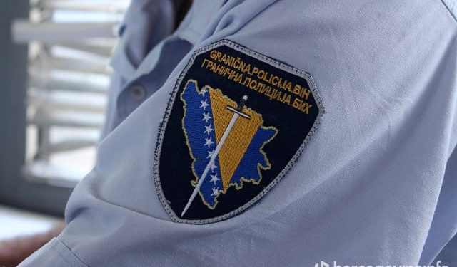 PREKO RIJEKE ČAMCEM Pokušali prokrijumčariti 31 stranog državljanina u BiH