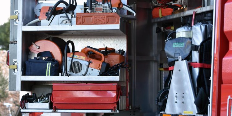 PALIO BILJNI OTPAD Oglasila se policija: Uhićen Australac zbog izazivanja požara kod Primoštena | NACIONAL.HR