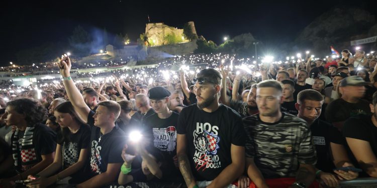 USTAŠKE PJESME U IMOTSKOM Policija za nacional.hr: Obavljamo provjere | NACIONAL.HR