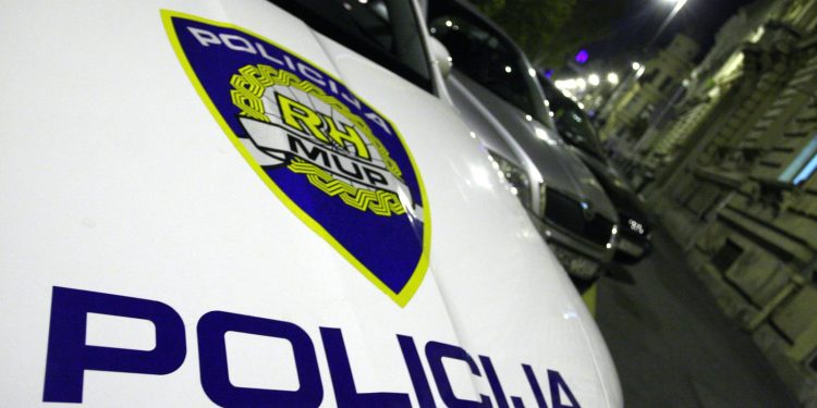 POSRNULI POLICAJAC Uskok ga optužio zbog puštanja stranih radnika preko granice | NACIONAL.HR