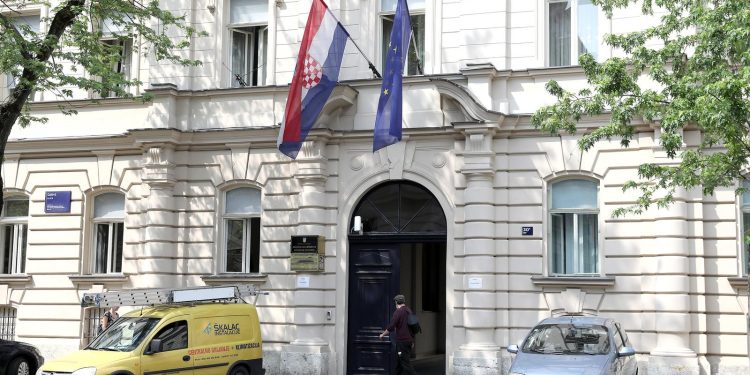 RATNI ZLOČIN Pripadnici srpske Teritorijalne obrane zlostavljali civile u Baranji | NACIONAL.HR