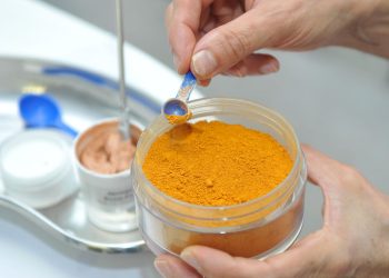 OTROVNI PUDER Kozmetički brend Avon ide u stečaj | NACIONAL.HR