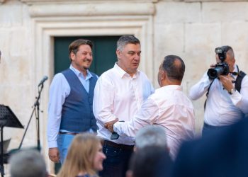 MILANOVIĆ O NESREĆI ‘Tko je politički odgovoran, o tome neću govoriti’ | NACIONAL.HR