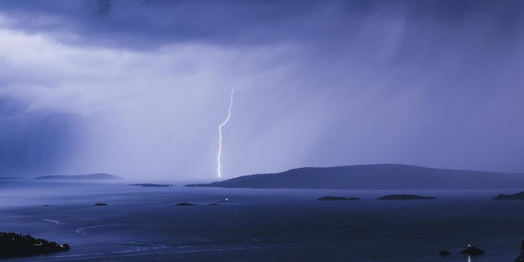 PRIPREMITE SE Dolazi hladna fronta s pljuskovima i grmljavinom. Evo koliko će trajati | NACIONAL.HR