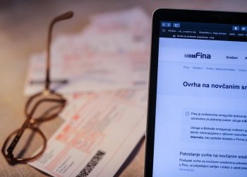 NA IONAKO MIZERNE PENZIJE Pod ovrhom 30.000 umirovljenika. Evo koliko i za što duguju | NACIONAL.HR