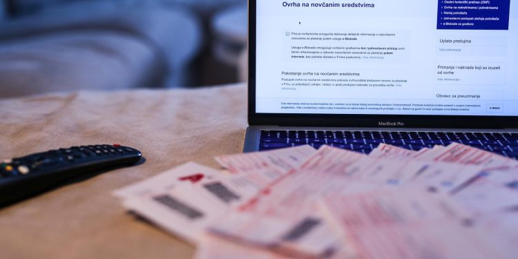 BLOKIRANA HRVATSKA Broj ovršenih građana i tvrtki se smanjuje, ali rastu njihova dugovanja. Evo koliko duguju… | NACIONAL.HR