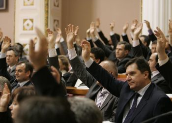 DOK OBIČNI PENZIONERI GLADUJU Mirovine političara veće od 2000 eura, pretekle su znatno i braniteljske. I nastavljaju rasti! | NACIONAL.HR