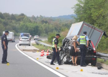 POLICIJA O NESREĆI Uhićen vozač kamiona koji je usmrtio čovjeka u zaustavnoj traci na A1 | NACIONAL.HR