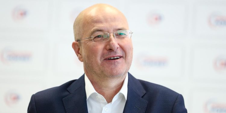 KONAČNI OBRAČUN Mario Radić objavio kandidaturu, iz njegovog tabora tvrde: ‘Imamo 45 sigurnih, evo koliko ih Penava ima’ | NACIONAL.HR