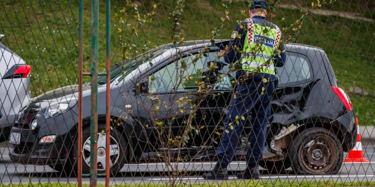 VOŽNJA POD UTJECAJEM ALKOHOLA Splitska policija u samo jednoj noći zaustavila 90 pijanih vozača, neki prijetili policajcima | NACIONAL.HR