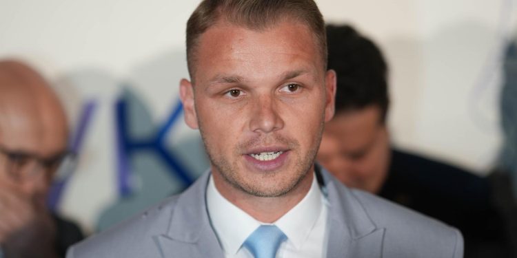 INTERNET JE ZABAVLJEN Gradonačelnik se predstavio kao zaštitnik tradicionalnih vrijednosti: Daj ubaci fotku gdje te kolegica jaši | NACIONAL.HR