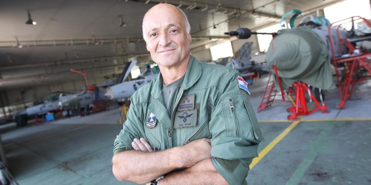 RATNI VOJNI PILOT Brigadir Selak: ‘Nikad nitko ne postavlja ovo pitanje, evo ja ću javno…’ | NACIONAL.HR