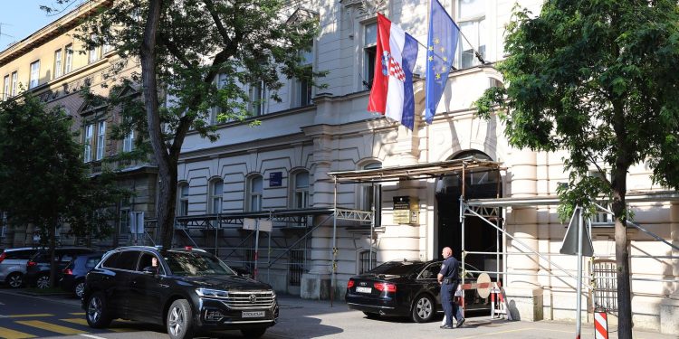 PODIGNUTA OPTUŽNICA Sedam osoba osumnjičeno zbog pljačke INA-e, šteta je skoro 160 milijuna eura | NACIONAL.HR