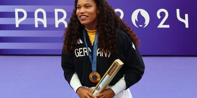 NE BAŠ UOBIČAJEN PUT Bivša balerina nakon dva loma ligamenata koljena osvojila olimpijsko zlato u bacanju kugle | NACIONAL.HR