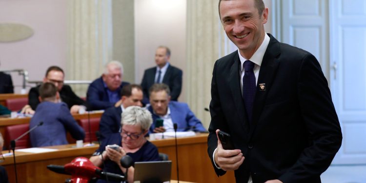 Penava u problemima, DP mu unajmio luksuzni stan: Iz stranke nemaju pojma što će mu