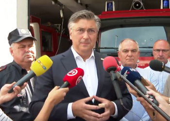 Plenković na požarištu u Makarskoj: “Nisam čuo da ikome išta fali od opreme”