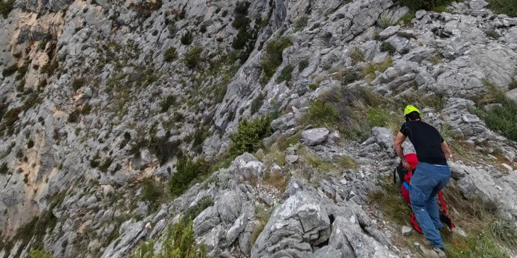 Pogledajte kakvu obuću su turisti ponijeli za šetnju po prirodi: HGSS im očitao bukvicu