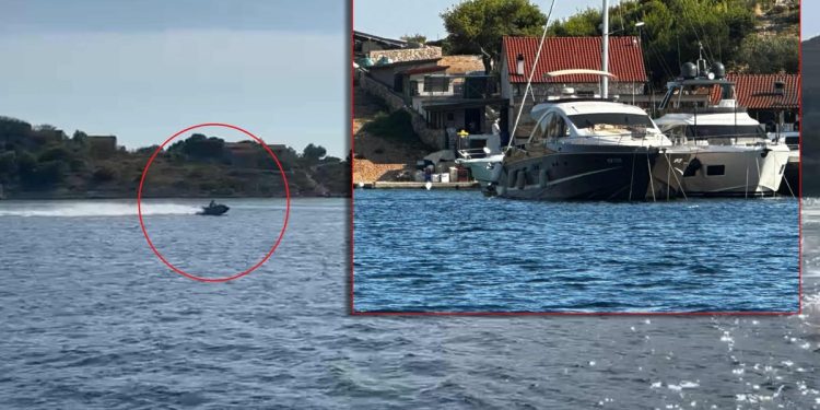 Pogledajte ovog idiota s jet skijem, djeca su mi u moru, ronioc u blizini, umalo ga je pogodio!