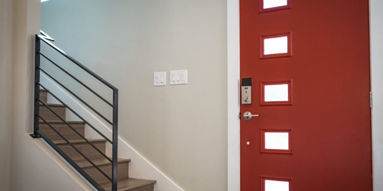 Policija objasnila što kad vam zazvoni zvono, a na vratima nema nikoga