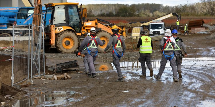 Politička stranka huškala na strane radnike, reagirala policija: ‘Došli su zarađivati za kruh’