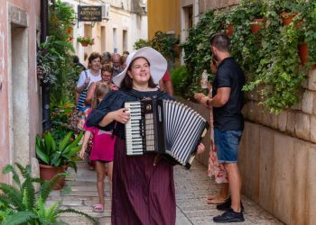Porečko ljeto – ples na svili, puno glazbe i zabave!