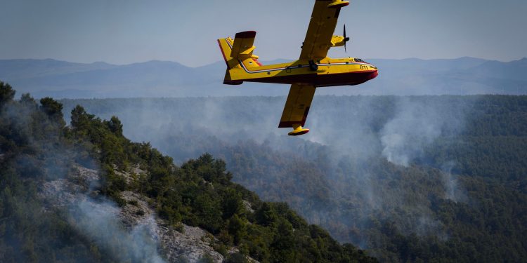 Požar na području Smokovića namjerno izazvan, uhićena jedna osoba