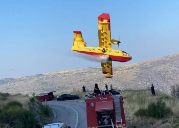 Požarište napustili zagrebački vatrogasci, gašenje još traje