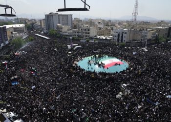 Pozivi na osvetu na pogrebnoj procesiji Ismaila Haniyeha u Iranu