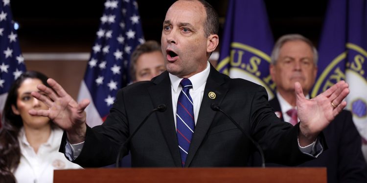 Predsjedavajućeg Kluba zastupnika za slobodu u Zastupničkom domu smijenio je protukandidat kojeg podržava Trump u republikanskom predizboru