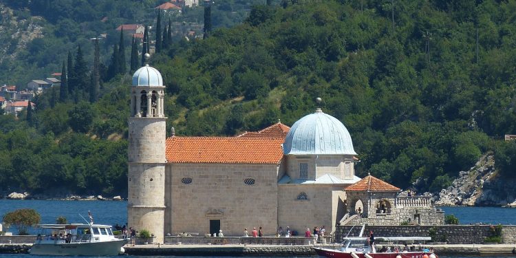 Prekrstili crkvu na Pravoslavstvo: Reagirao HNV Crne Gore, jako su zabrinuti