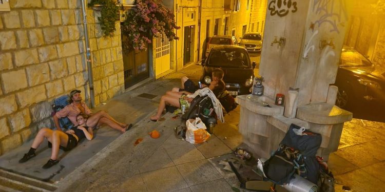 Prizor iz Varoša zgrozio Splićane: “Ostvarili smo najjadniju opciju turizma, niže i gore ne postoji”